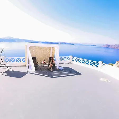 Luxury Accomodation In A Traditional Place * Oia (Santorini)
